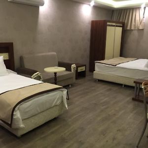Azd House Hotel
